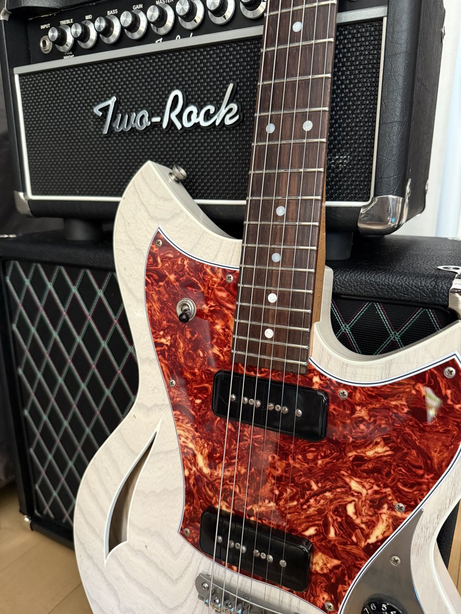 TJiro4649's tweet photo. Before &amp; After

#novoguitar https://t.co/vZsctQP84u