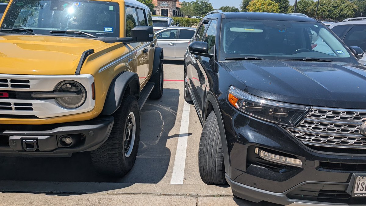 ottoa2000's tweet photo. Run don't walk from @WeAreFarmers  . I was parked in a parking lot, stepping out of my vehicle. I was 1 ft away from the white line in the next parking spot. A driver drove into my car door while he also drove into my side of the white https://t.co/ow3B3lJYxp says it's my fault ? https://t.co/NB4N2UIUyq