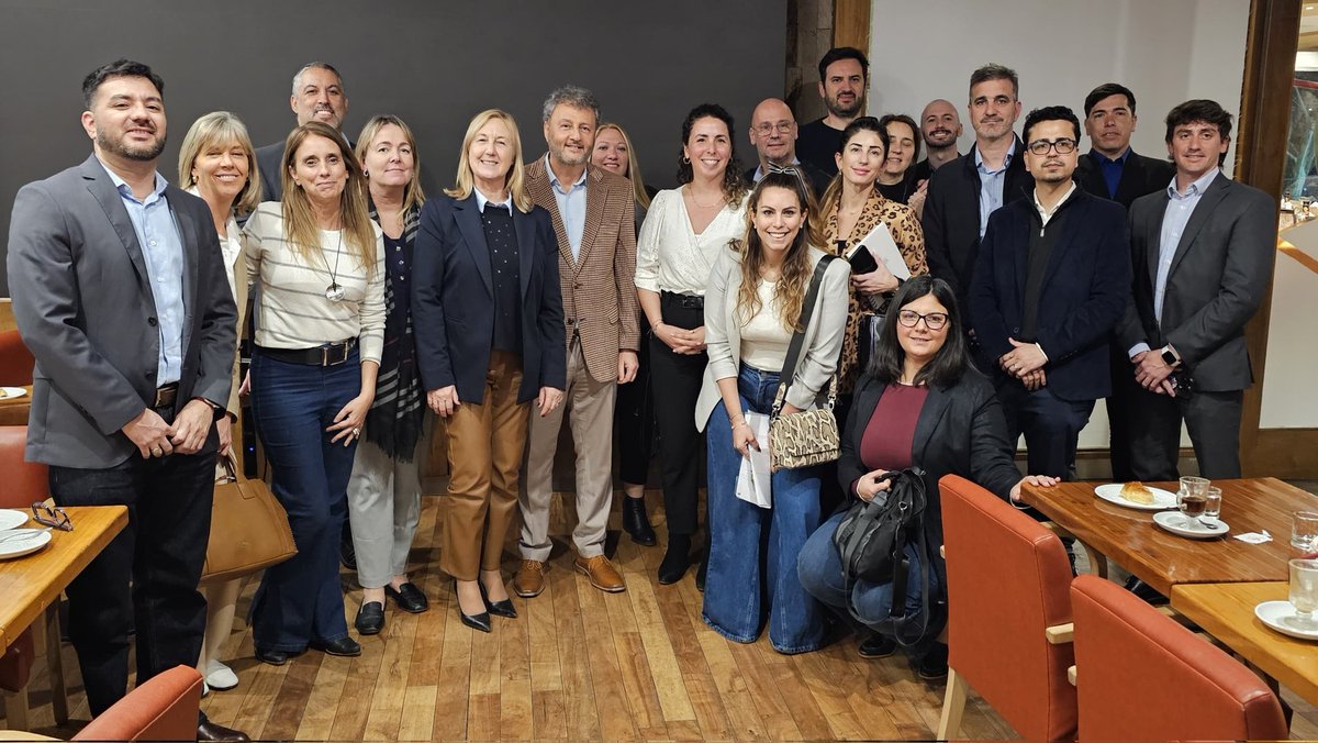 Agradezco al invitación realizada por <a href="/PatoBontempo/">Patricia Bontempo</a> y por <a href="/AbogadosEA/">Abogados en Acción</a> a disertar sobre la aplicación e interpretación del capítulo laboral de la ley Bases, ayer en Adrogué, con una gran concurrencia de colegas de la zona sur.