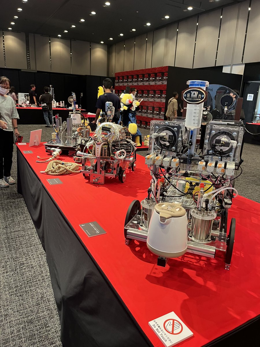 LABnosuke's tweet image. NHKで放送している「魔改造の夜」という番組の展示、実演会を見てきました！ものづくりのプロたちを目の当たりにしいい刺激を貰えました！