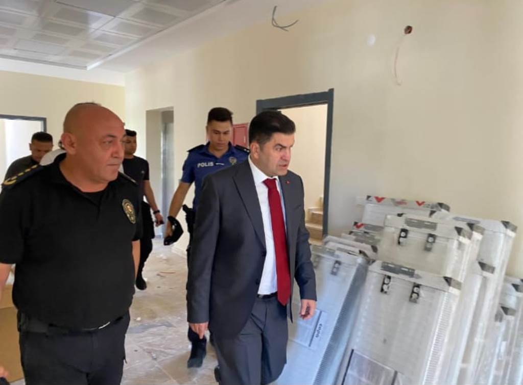 Aksaray İl Emniyet Müdürü Bekir Demir’den Ortaköy Ziyareti Aksaray İl Emniyet Müdürü Sayın Bekir DEMİR, Ortaköy Kaymakamı Sayın Ahmet KARATEPE’yi makamında ziyaret etti.