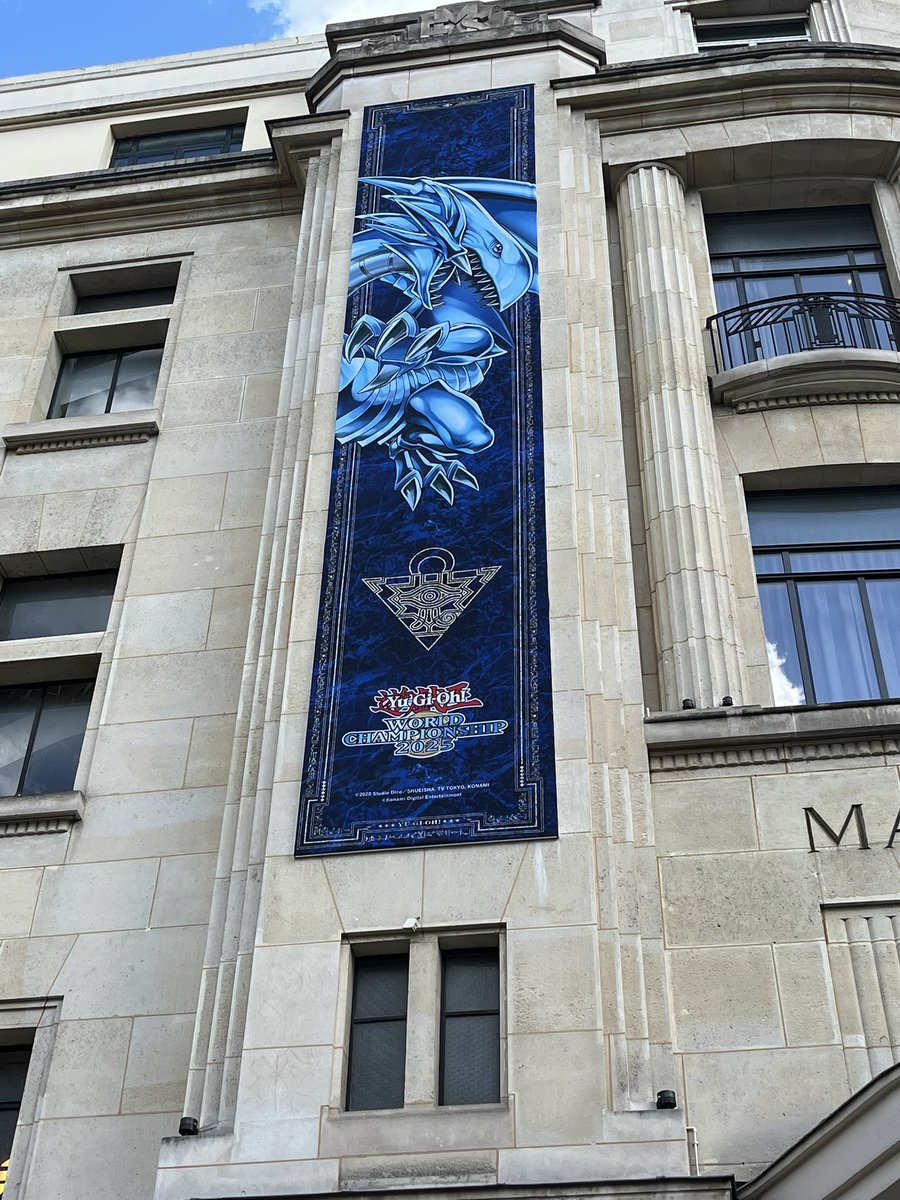 Lampi_Ygo's tweet image. Blue-Eyes has landed in Paris! 🔥

#yugioh #worlds #yugiohcards #yugiohtcg #tcg