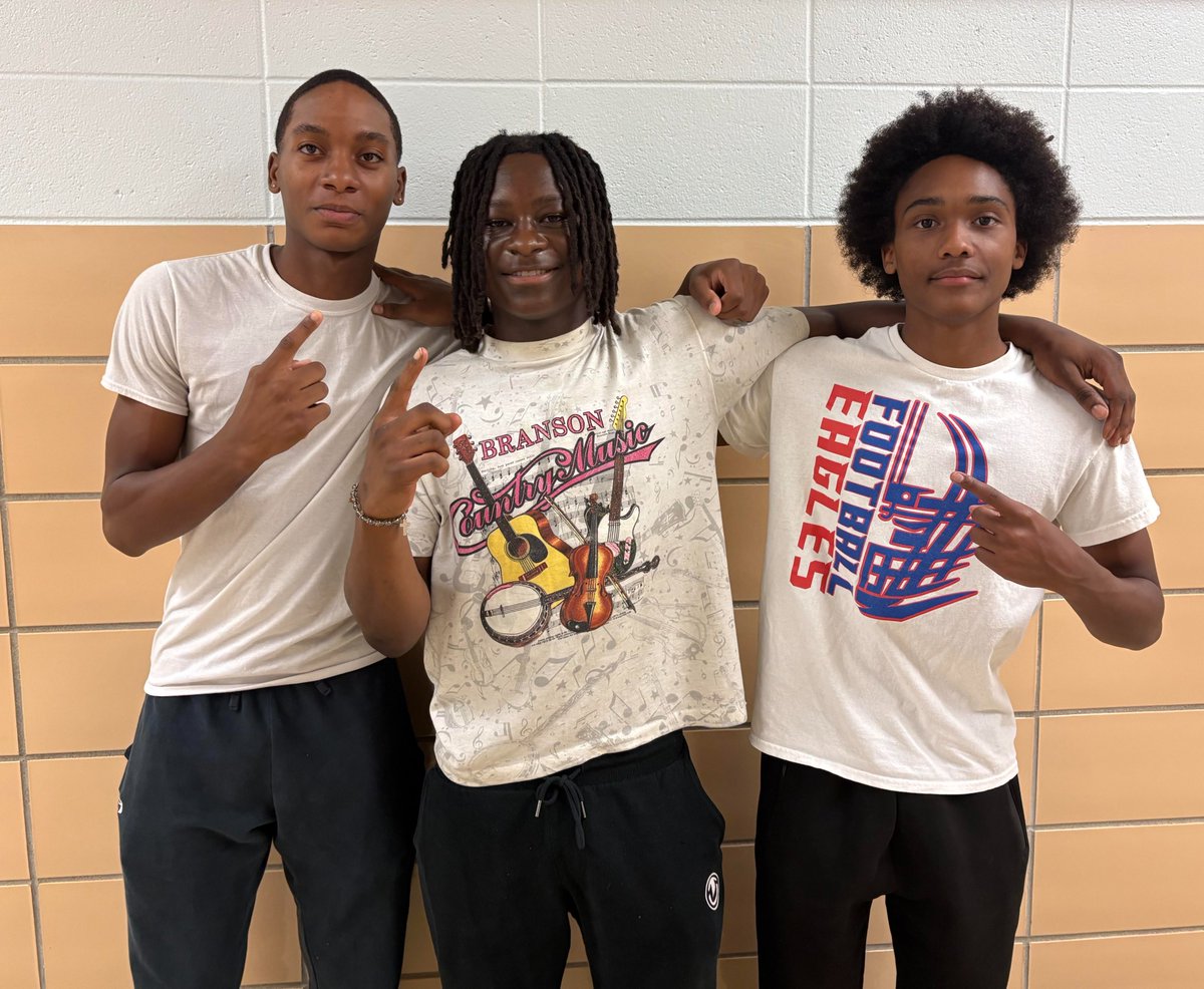 An absolute battle for the top 10 Yard Fly-In spot in class yesterday. These three went at it and even ran extra sprints to try and beat each other's time. Timon Johnson &amp; Ohawa Chalulu ended up tying for the first. Karon Shearer finished .01 behind.