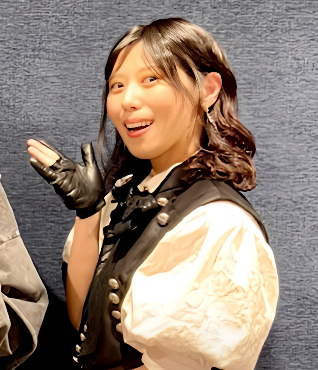 MisaMaidChuck1's tweet photo. Happy Thunder Thursday!! #bandmaid @achi_bandmaid #Gorilla #Ramen #NoGod #Bananas #Dice #Snoopy #ProtectYou #ChemicalReaction #SignatureSticks #Thrill #ReadyToRock #Unleash!!!!! #Afterlife #Freedom #FlyingHigh ๐ฅฐ๐ฅฐ๐ฆ๐๐๐ฃ๐ผ๐ช๐ฅ๐๐๐๐โฎ๏ธโค๏ธโ๐ฅ We Love you Ah-chan!!! https://t.co/PiYYOpwyu4