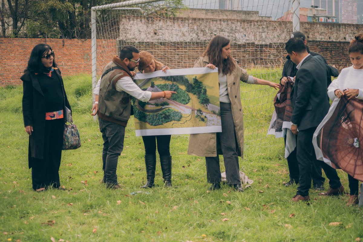 Jurisdicción Especial para la Paz (@jep_colombia) on Twitter photo La Sección de Reconocimiento de Verdad de la JEP realizó una visita técnica al predio donde se construirá el ‘Parque Memorial: 6402+ razones para no olvidar’, un proyecto liderado por <a href="/MAFAPOCOLOMBIA/">Madres Falsos Positivos de Colombia</a>. La Sección de Reconocimiento de Verdad de la JEP realizó una visita técnica al predio donde se construirá el ‘Parque Memorial: 6402+ razones para no olvidar’, un proyecto liderado por <a href="/MAFAPOCOLOMBIA/">Madres Falsos Positivos de Colombia</a>.