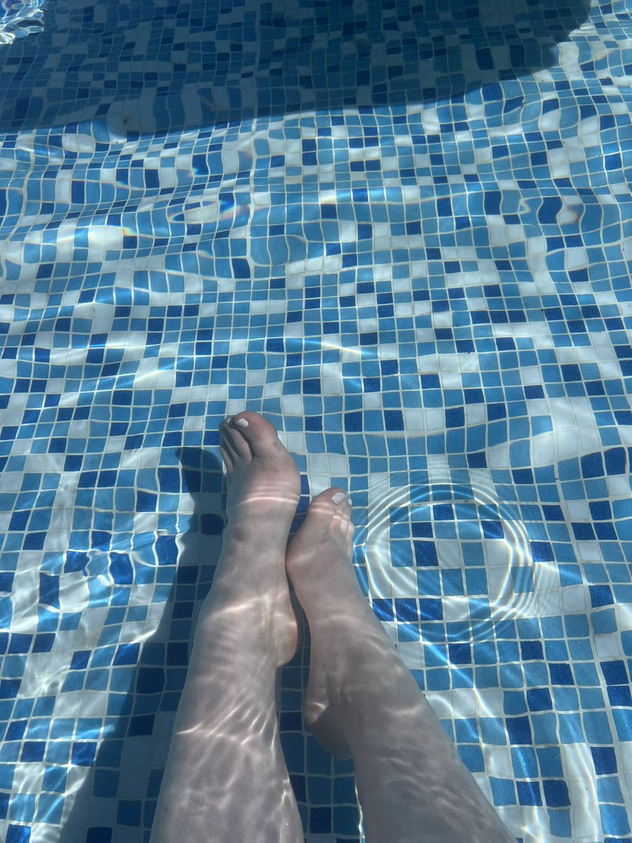 🩵 Les pieds dans l’eau 🩵