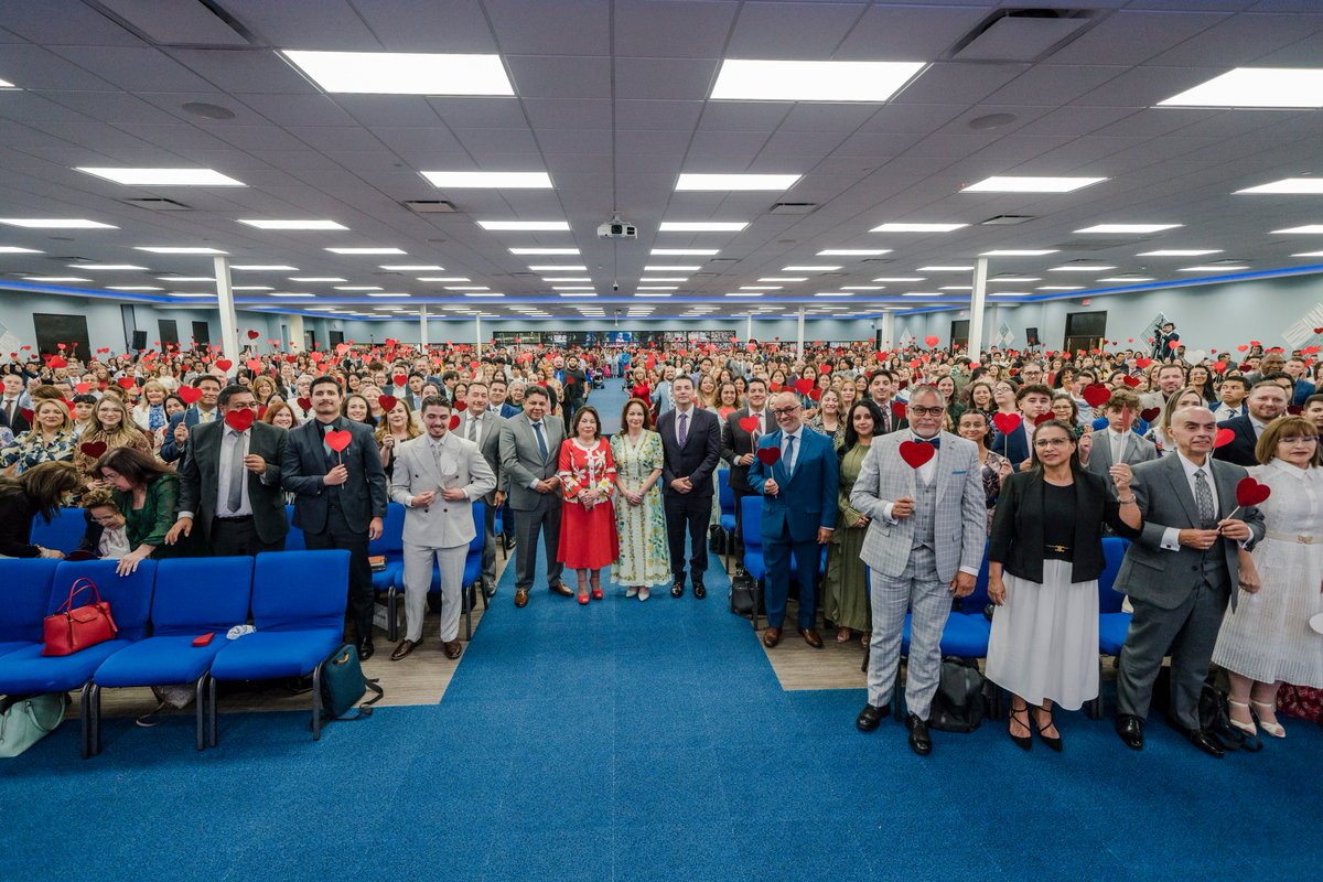 MLPiraquive's tweet photo. 📸 El pasado 23 de agosto de 2025, visitamos la sede de la Iglesia de Dios Ministerial de Jesucristo Internacional en Norcross, Estados Unidos, donde se llevó a cabo un hermoso Estudio Bíblico para glorificar a Dios y continuar aprendiendo de su palabra.
@idmjioficial https://t.co/zdCtustCol