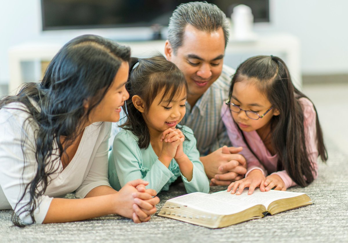 Reading is the foundation of almost every other skill and subject children learn. This makes reading comprehension one of the most important skills to foster.
 
Here’s what you can do to help your child develop their reading comprehension skills: stcharlesschoolorlando.org/.../tips-for-h…