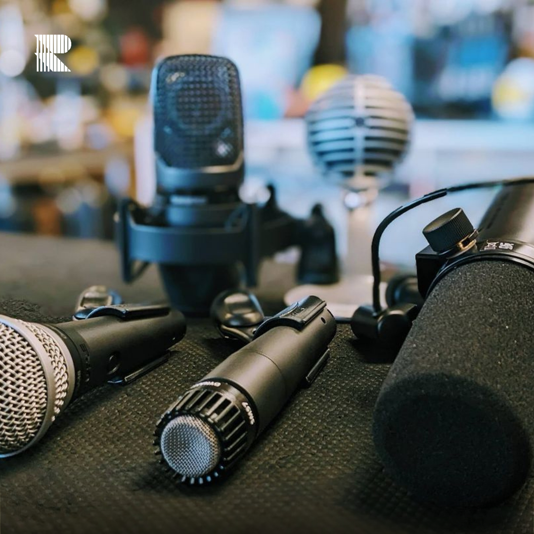 rda_mexico's tweet image. 🎤 Mic check—¿qué micrófonos Shure has estado usando últimamente?
📸 Gracias a nuestros amigos de Bigfoot Music por mostrarnos su set-up 🔥
📩 Escríbenos para más info y cotizaciones con los especialistas Shure México de #RDA
#ShureMexico #MicCheck #RDA