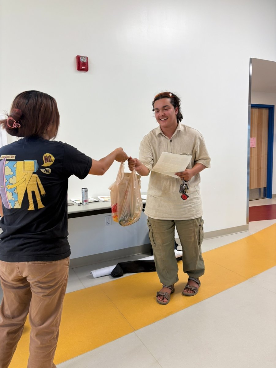 Don’t forget, our Community Farm Produce Box Giveaway is happening TODAY from 4:00–7:00 p.m. at the Loma Linda Community Garden (1700 Yale Blvd SE, Albuquerque, NM 87106).

Together, we’re building a stronger and healthier community. 

#communitygarden