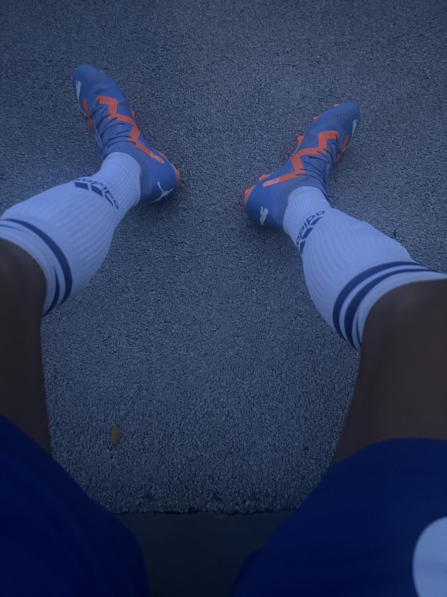 不会长传的小狼狗 (@gdcontrolshoes) on Twitter photo 