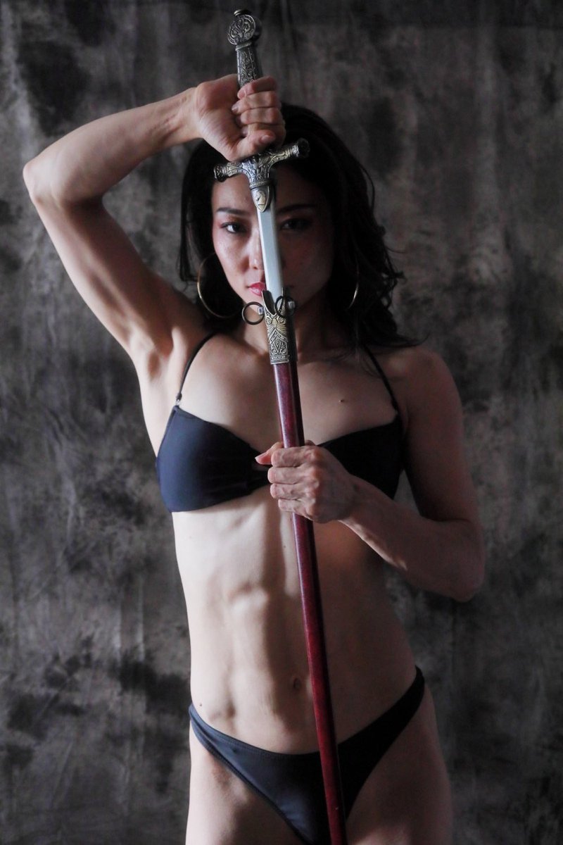 Smoke, candles, a bear and the sword

煙と蝋燭と熊と剣と