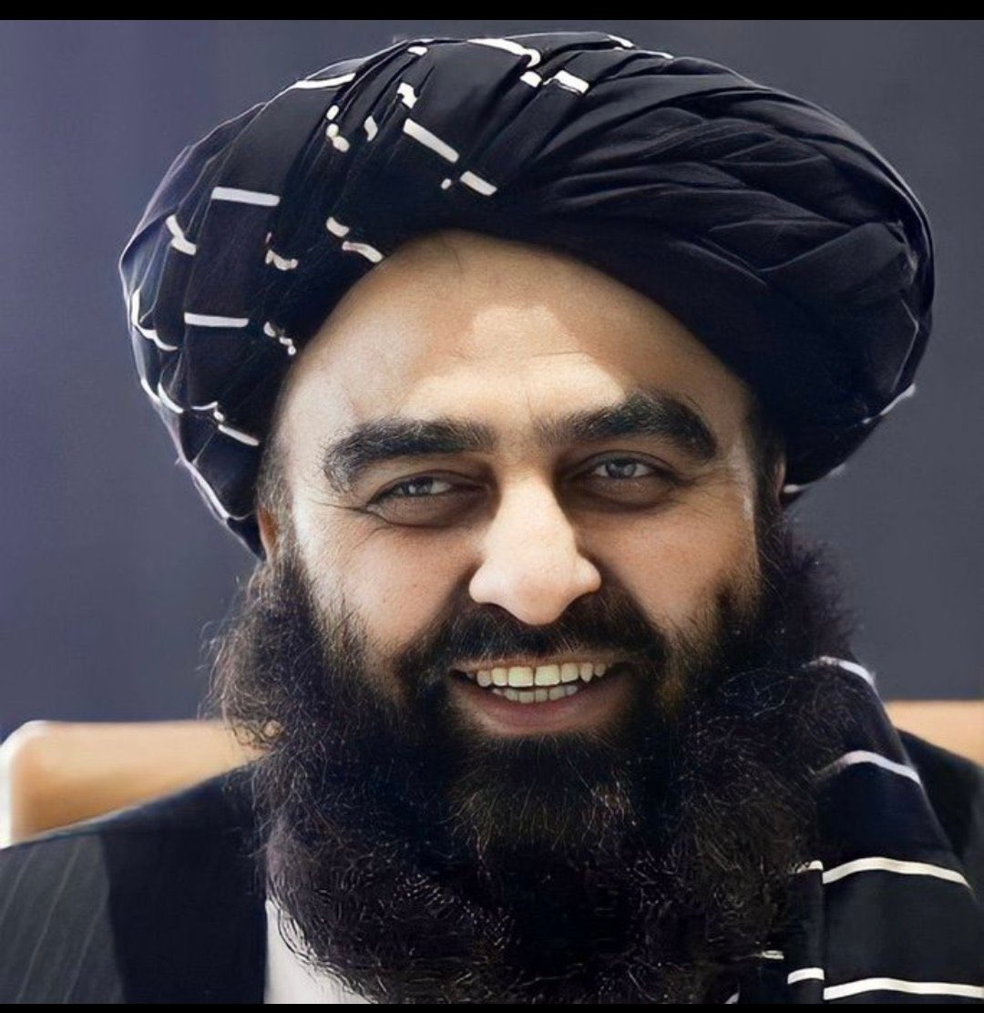 وا ماشاءالله ماشاءالله ماشاءالله 
سفیر احضار شو
زه مطمئن یم چې نور به داسې بمبار هېڅکله ونشي. کاش چې جمهوریت کې د امریکا سفیر احضار شوی وای. جنګ به وختي ختم وو
ظالمانو په ځان ملنډې مه وهئ. سرکونه او څلور لارې پرېږدئ، په نظامي تولید زور واچوئ
اسلامي سیاست خو په خوله نه کېږي