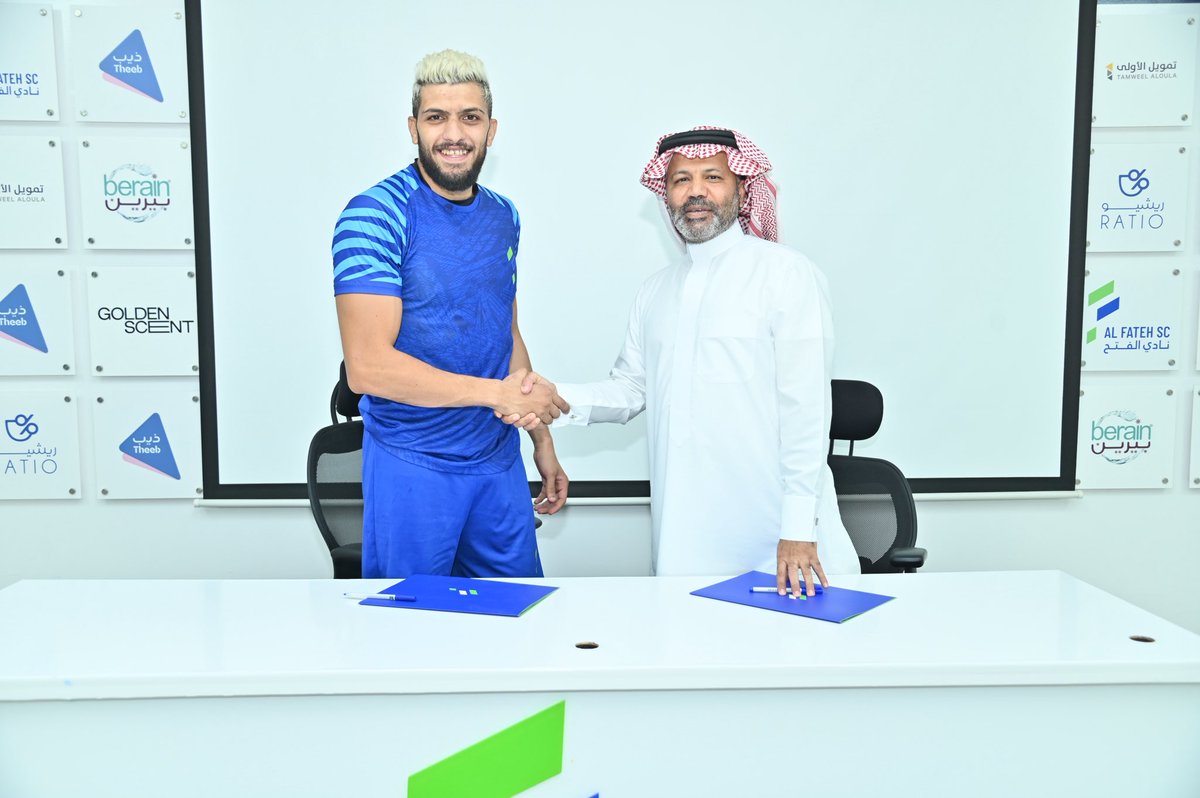 وقعت إدارة نادي #الفتح عقدًا رسميًا مع لاعب المواليد 
محمد سمير حجازي لدعم الفريق الأول لكرة اليد 
في منافسات الدوري السعودي الممتاز . 

متمنين له التوفيق مع النموذجي 💚💙

#يد_الفتح 🤾 | #ألعاب_الفتح