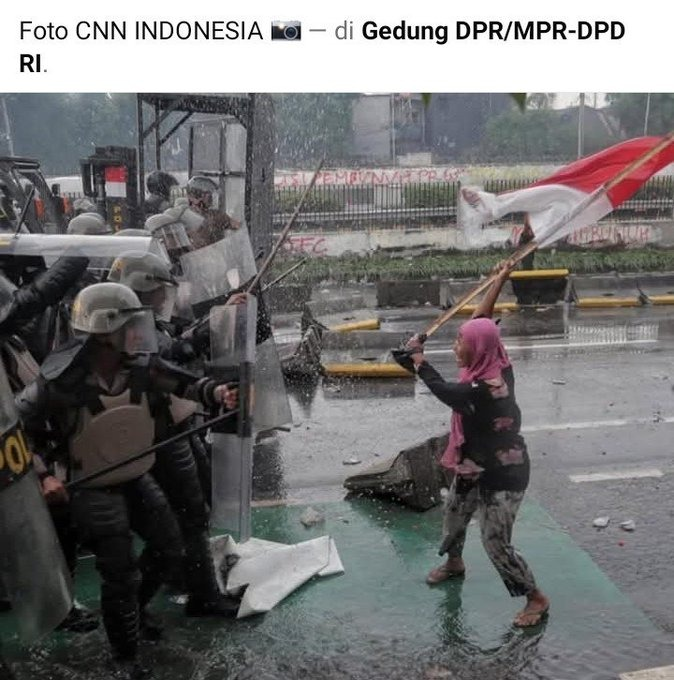 FOTO EPIK DEMO HARI INI

Simbol Perlawanan Rakyat Kecil Terhadap Penguasa