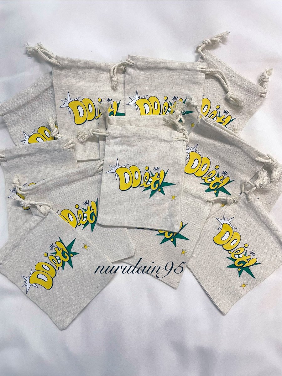 nurulain95_'s tweet image. ☆ mini freebies for #DOITinKL ☆ — by @nurulain95_

💚 mini pouch  + id photo keychain 

How to claim:
🫧 Spot me &amp;amp; say hii 👋
🫧 RT + like 
❌ Sorry, not open for trade

💬 Don’t be shy, I promise I’m friendly 🫶✨

#DOITinKL #DOHKYUNSOOinKL #DOHKYUNGSOOinMY