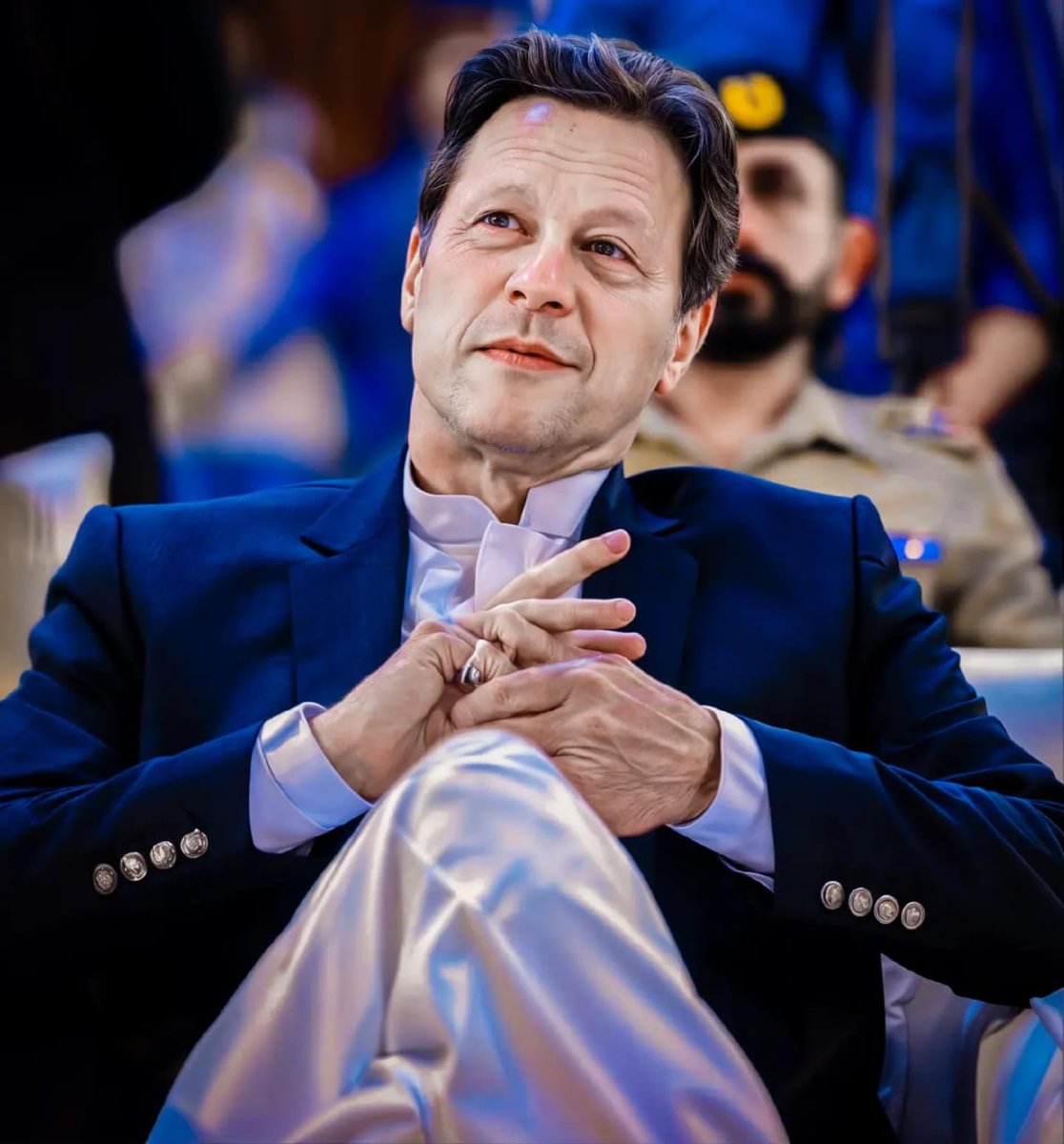 𝑲𝒉𝒂𝒘𝒂𝒓 𝑰𝒓𝒔𝒉𝒂𝒅 ⁱᴾⁱᵃⁿ (@kwrpti) on Twitter photo .The people know who their leader is. Imran Khan is their voice, their courage. Release him immediately, because no prison can erase the bond between him and Pakistan!
#قومی_لیڈر_بےگناہ_بےقصور
<a href="/TeamiPians/">Team Insafians 𝗣𝗼𝘄𝗲𝗿</a> .The people know who their leader is. Imran Khan is their voice, their courage. Release him immediately, because no prison can erase the bond between him and Pakistan!
#قومی_لیڈر_بےگناہ_بےقصور
<a href="/TeamiPians/">Team Insafians 𝗣𝗼𝘄𝗲𝗿</a>