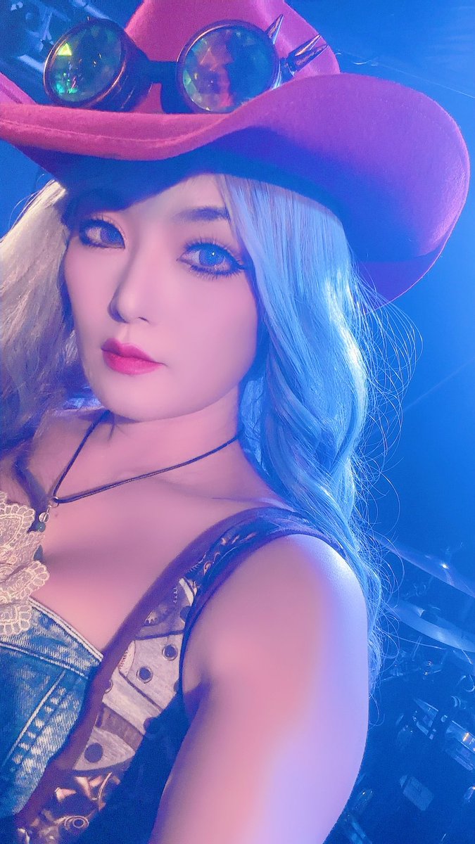 明日は浦和ナルシスでお待ちしています！
劇団ANDROGYNYの出番は19:20からです･:*+.\(( °ω° ))/.:+
ご予約のDMまだまだお待ちしています❤️