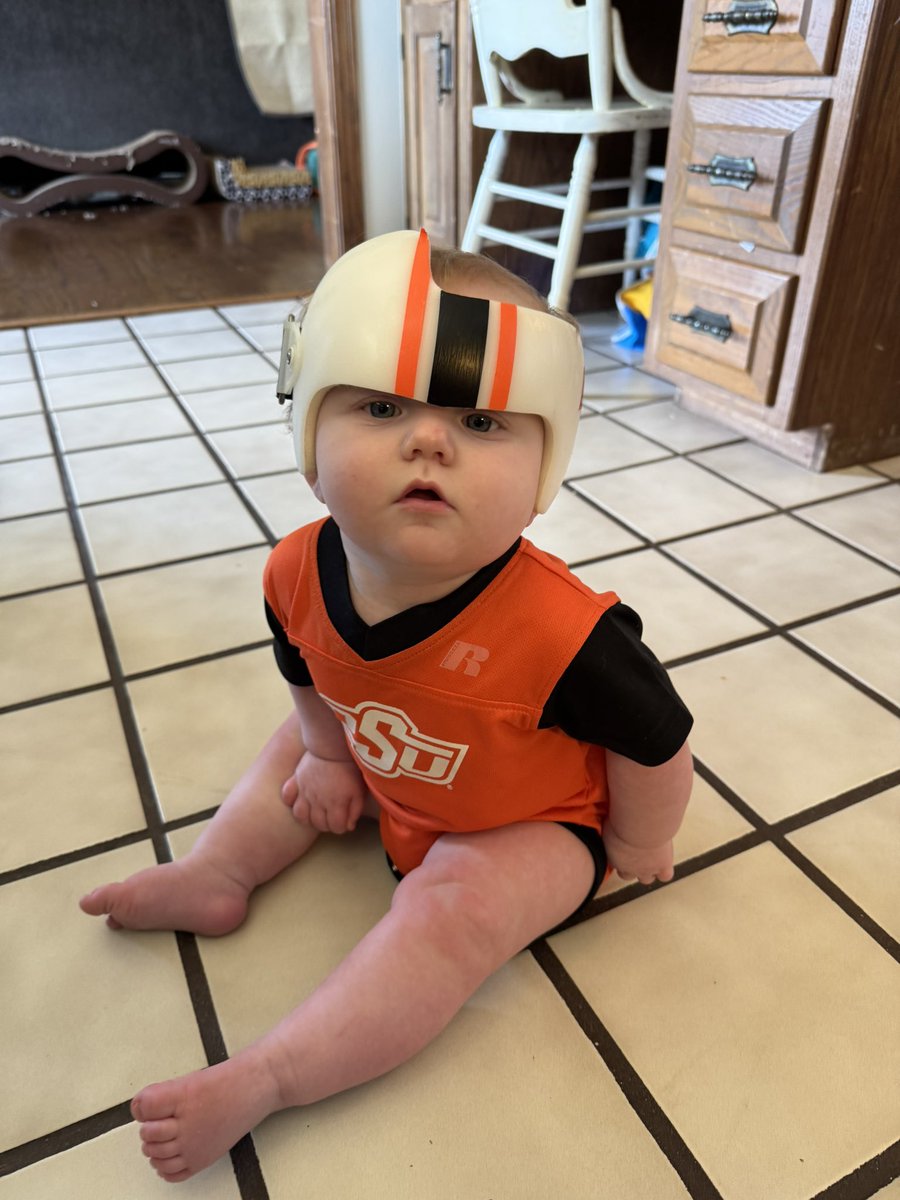 H - Insert blue checkmark here tweet media