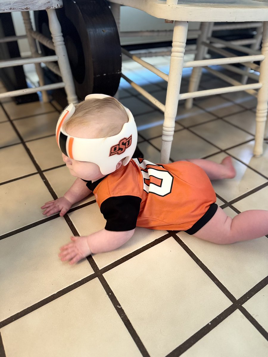 H - Insert blue checkmark here tweet media