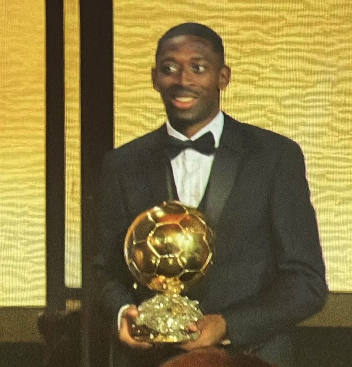 My 24/25 Ballon d’or predictions:

{Tweeting before it gets leaked, let’s see how close I am}

1. Dembele

2. Yamal

3. Vitinha

4. Salah

5. Hakimi

6. Mbappe

7. Raphina

8. Palmer

9. Pedri

10. Nuno Mendes

*I do not agree with this ranking, but this is how I think it’ll go*