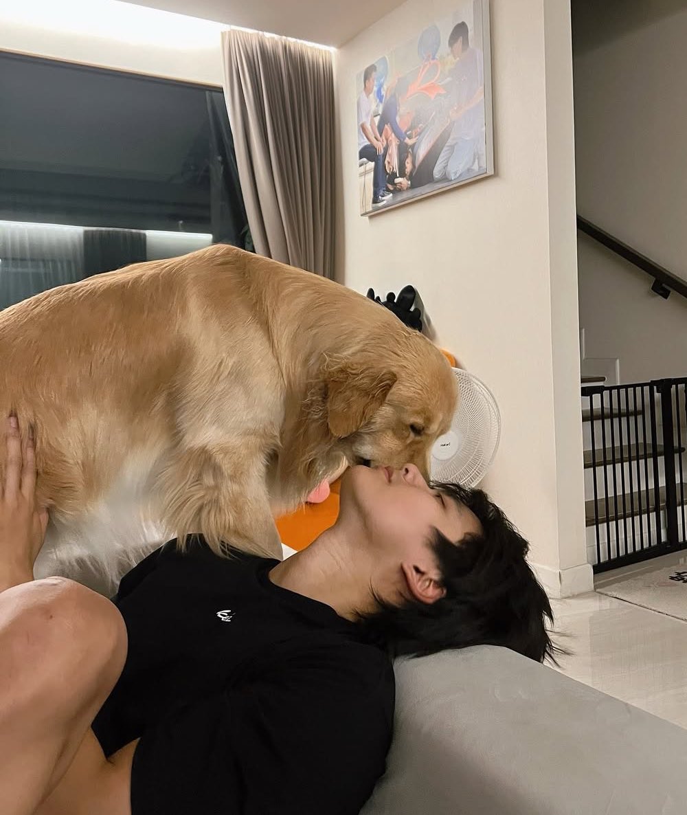 ana ୨ৎ tweet media