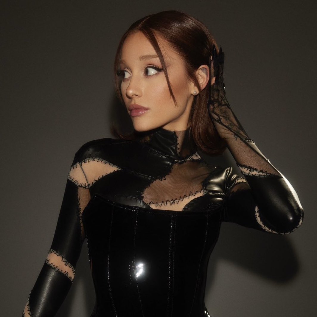 GoodOffThat's tweet image. 𝑠𝑡𝑎𝑛 𝑙𝑖𝑠𝑡:

• Lucifena 🎸
• Ariana Grande 🫧
• Tate McRae 🏎️
• Kesha ✨