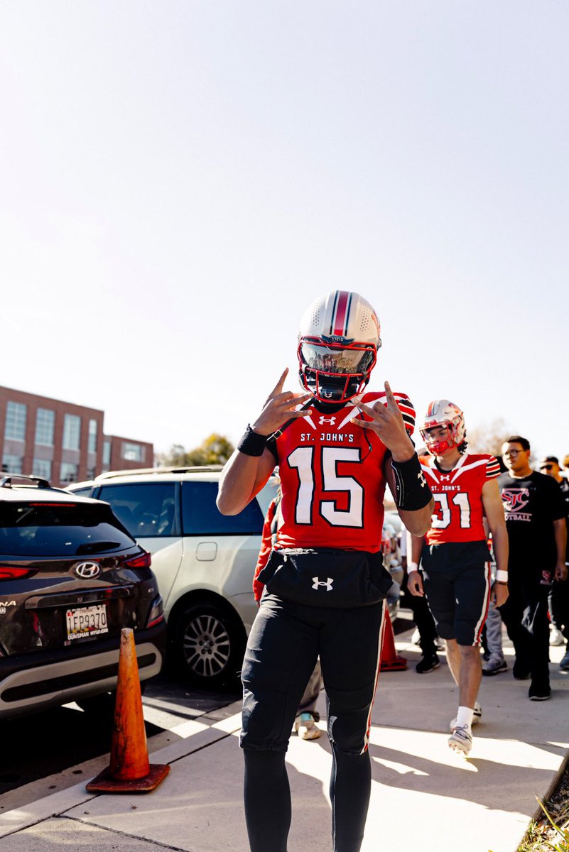 2027 QB
Nye Woods
Washington, DC
6-2/195 
<a href="/nyedasniper/">Nye Woods 2027 ✞</a> 

hudl.com/video/3/192407…