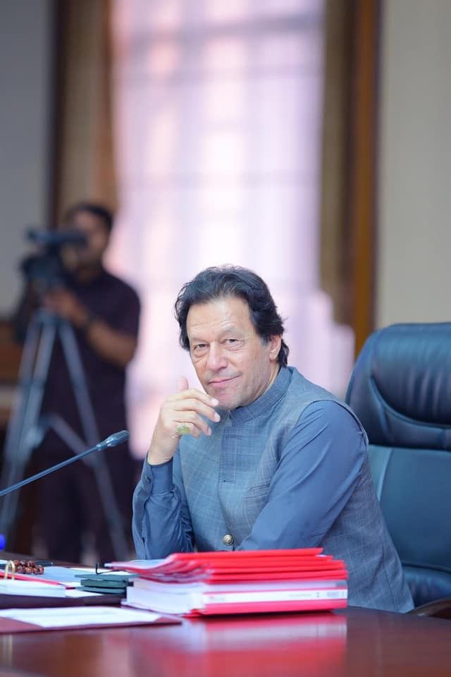 سچ کو کبھی بند نہیں کیا جا سکتا 
کیونکہ سچے لوگوں کیساتھ اللہ سبحانہ و تعالیٰ کی مدد اور نصرت ہوتی ہے 
#قومی_لیڈر_بےگناہ_بےقصور