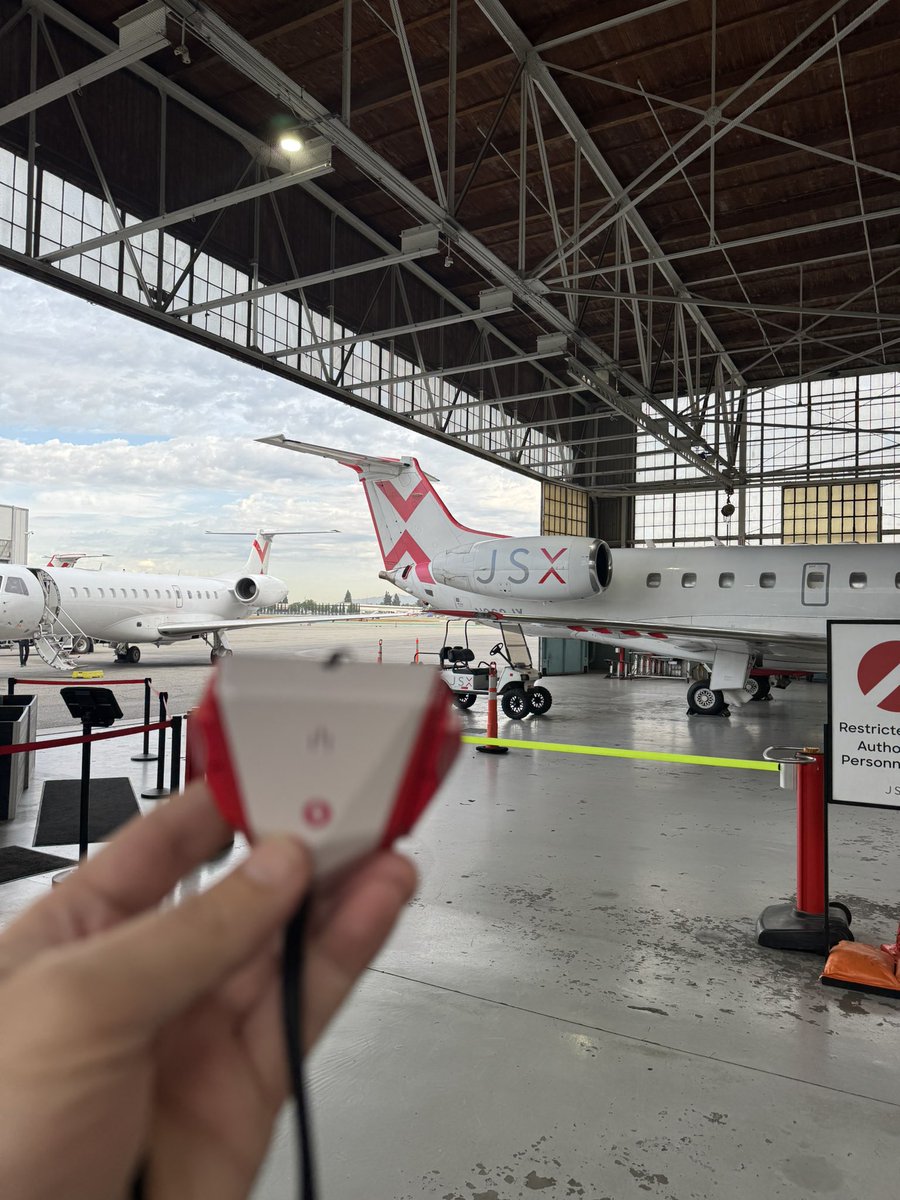 Flying <a href="/flyjsx/">JSX</a> today and my <a href="/SanSound3/">SAN Sound</a> Supra headphones match the plane perfectly. <a href="/MartyDevin/">Devin Marty</a> may be an easy collab since you don’t have to do a redesign 😂