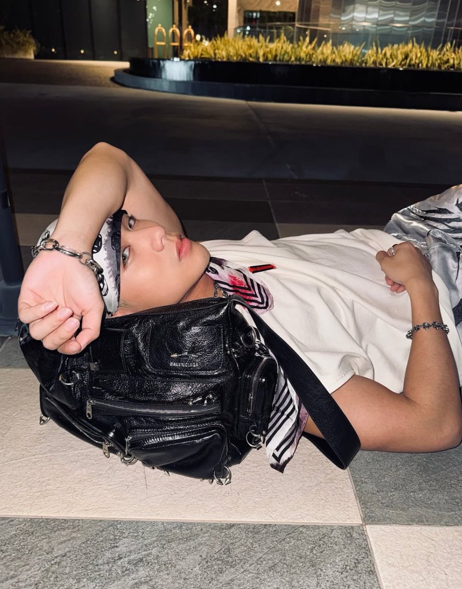 Lyn🍢🐷 (@lyn_grande16) on Twitter photo His eyes aren’t just looking, they’re locking. And guess who’s trapped? Me. 😭❤
#NETIZENSREPORT #JOSHCULLENSANTOS for Asian Celebrity of the Year #ACOTY2025 #ACOTY2025JOSHCULLENSANTOS <a href="/thenreport/">The Netizens Choice Magazine</a> <a href="/JoshCullen_s/">JOSH CULLEN</a> #JOSHCULLEN #SB19_JOSH His eyes aren’t just looking, they’re locking. And guess who’s trapped? Me. 😭❤
#NETIZENSREPORT #JOSHCULLENSANTOS for Asian Celebrity of the Year #ACOTY2025 #ACOTY2025JOSHCULLENSANTOS <a href="/thenreport/">The Netizens Choice Magazine</a> <a href="/JoshCullen_s/">JOSH CULLEN</a> #JOSHCULLEN #SB19_JOSH