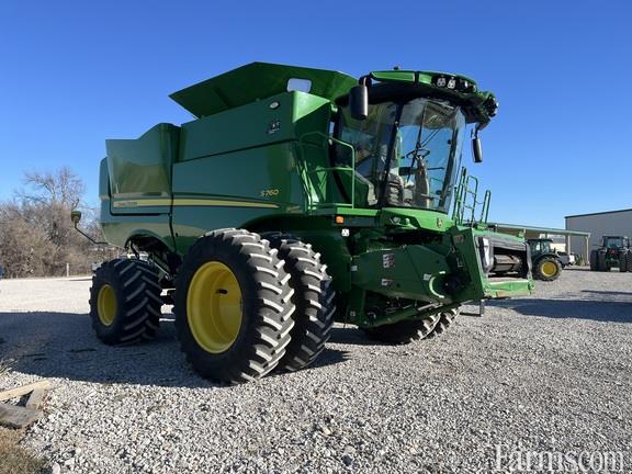 2022 John Deere S760 👇

2WD, fore/aft, active yield, premium cab, unloading auger, corn/bean combine, duals, and much more.

usfarmer.com/harvesting-equ…

#FarmEquipment <a href="/HeritageTractor/">Heritage Tractor</a>