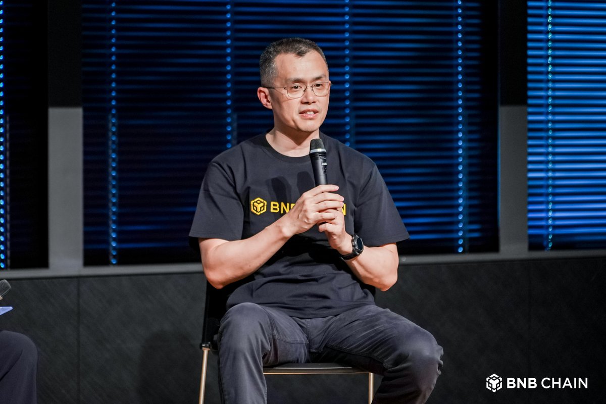 東京站 #BNBDay 與 <a href="/cz_binance/">CZ 🔶 BNB</a> 爐邊談話重點摘要🇯🇵

🔶 關於CZ在BNB鏈中的角色：
"BNB Chain主要由社區驅動。我做得並不多，主要是發推和鼓勵人們BUILD。我更像是一個啦啦隊長。（笑）"

🔶 關於持有$BNB：
"我持有大量$BNB。我相當大一部分財富都與它掛鉤。"

🔶 關於如果年輕20歲會選擇BUILD什麼：