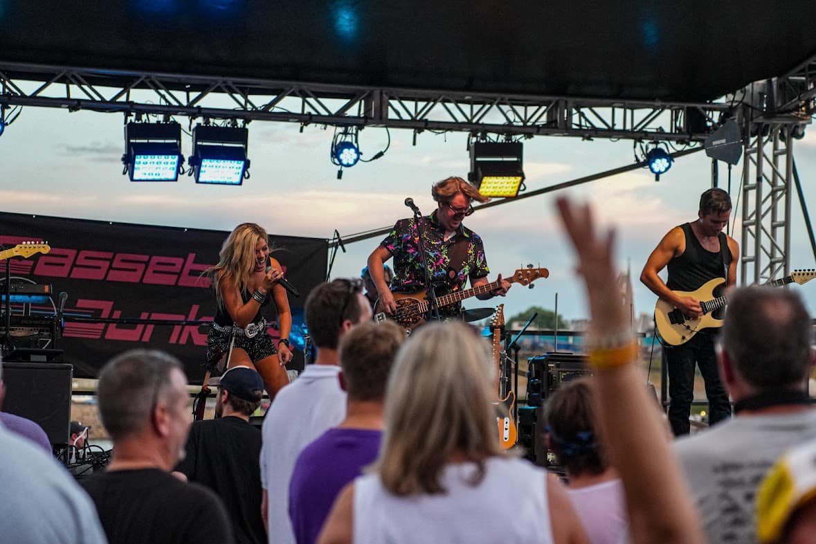 🎤 Backstreet’s back (and so are the '90s)! 

Don't miss Cassette Junkies tonight at #RockintheRoebling, bringing '80s and '90s pop energy to the Schmidlapp lawn at @moerleinlh!

🕖 Dance, sing, and relive this magic era of music, 6 to 10 p.m.