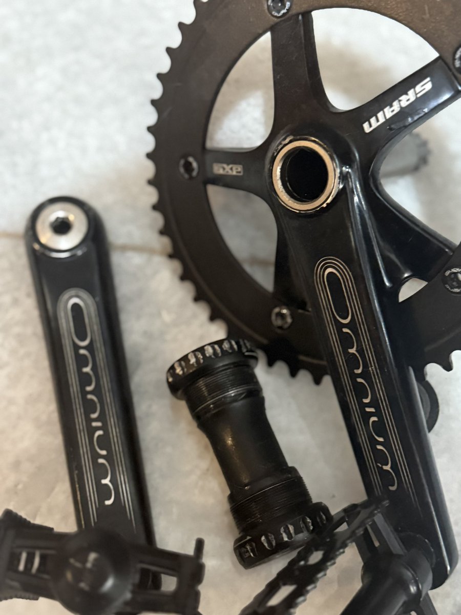 Wts 

- Crank arm sram omnium 165 bcd 144 dan bb gpx

Harga 2.7 nett

Kondisi as it is seperti difoto

- chainring sugino zen repaint &amp; redecal 48T harga 1.350 nett

Slipi, jakarta barat

087781673946 #fnfjb