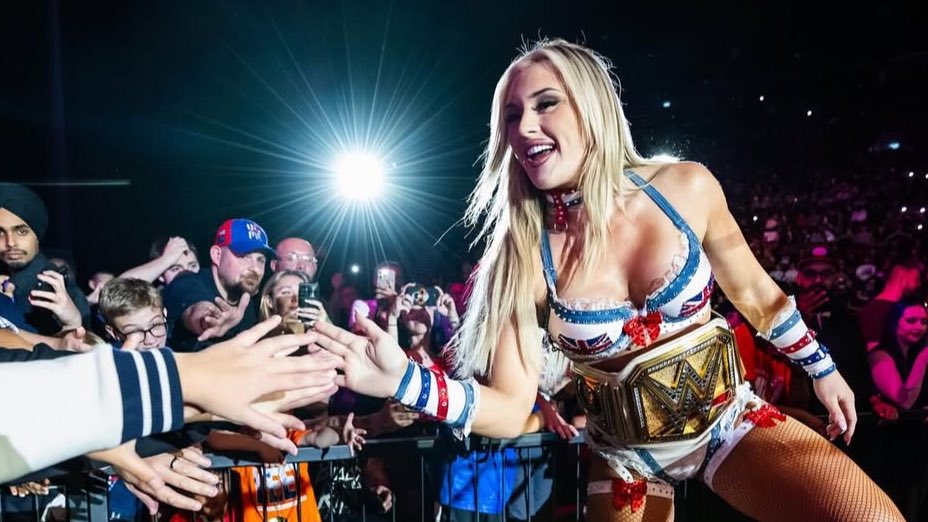 tiffany stratton in leeds 🇬🇧