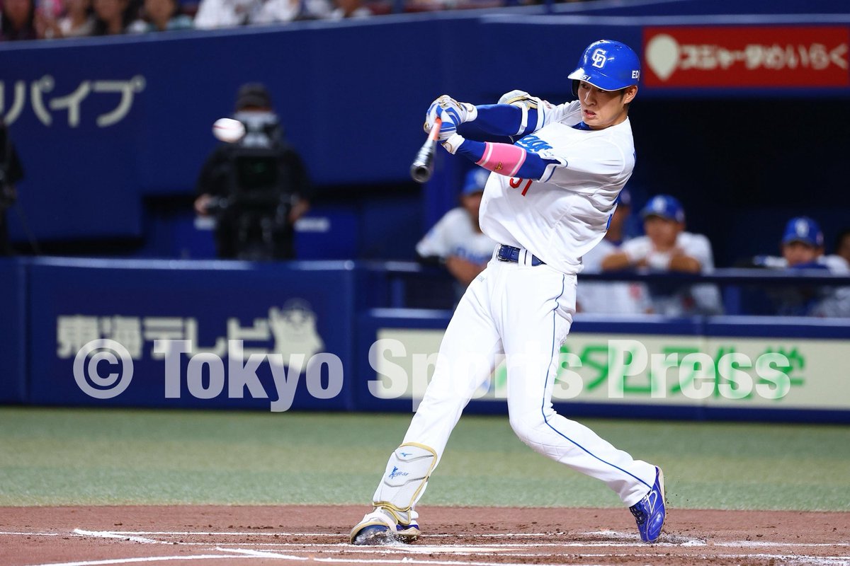 tospophoto's tweet image. 【プロ野球】
2025年8月28日 #バンテリンドーム 
#中日 × ヤクルト

今日のヒーロー
#上林誠知 

#プロ野球 #npb @npb #ドラゴンズ #dragons @DragonsOfficial