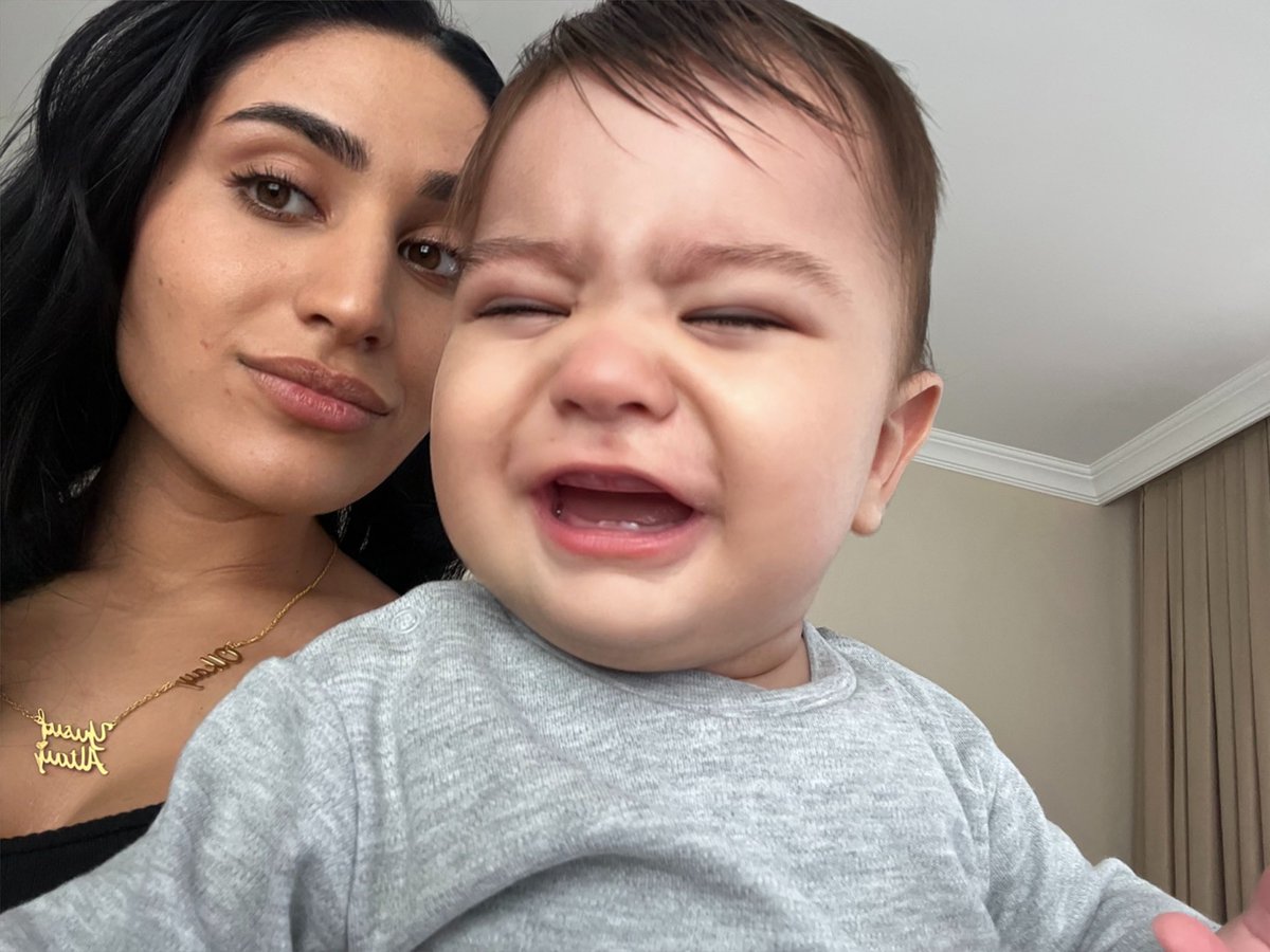 - Anne yeterr artık çekmeee 😫
+ Oğlum dur son bi tane çekicem 😁