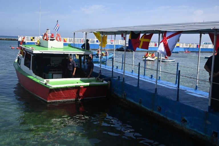 Presidente Miguel Díaz-Canel Bermúdez visita Casa Central de las FAR en La Habana, la visita refleja la importancia del trabajo realizado en la conservación y mejora de las instalaciones recreativas del país.
#Cuba 
#JuntosPorVillaClara 
#FARCuba