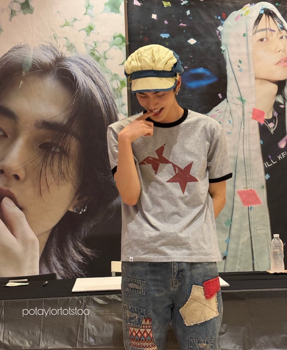 Angel🦋 (@bunniexoo) on Twitter photo 