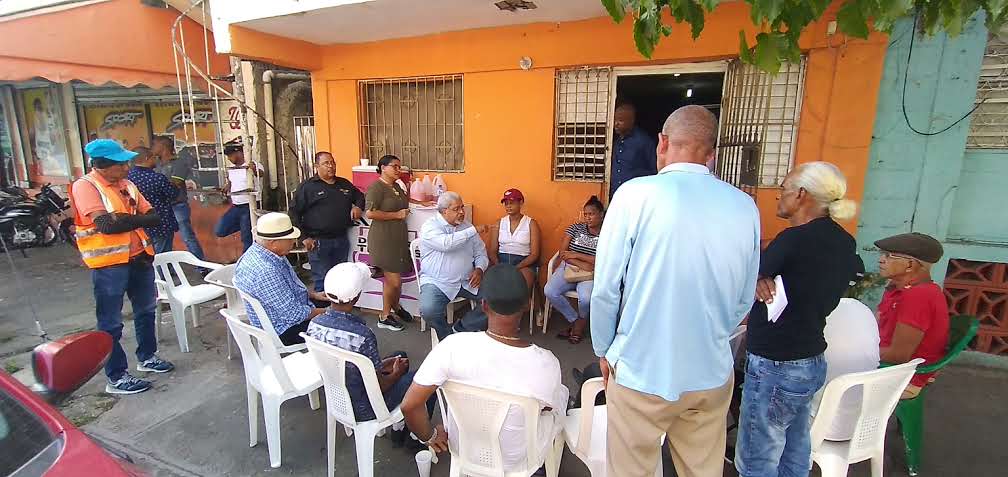 Siempre unido a la gente, apoyando la gestión de Luis Abinader, PREPARANDO LA REPUBLICA DOMINICANA PARA EL FUTURO. 

<a href="/luisabinader/">Luis Abinader</a> <a href="/spereyrarojas/">Samuel Pereyra Rojas</a> 
<a href="/BeltranEilyn/">Eilyn Beltrán</a> <a href="/Pachecoalfredoo/">Alfredo Pacheco</a> 

               Equipo Héctor Marte.