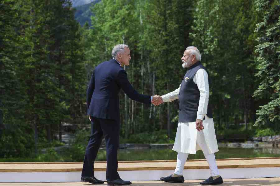 Adit (@indicsocietee) on Twitter photo While the #IndiaUSTariff tussle plays out, <a href="/MarkJCarney/">Mark Carney</a>, <a href="/AnitaAnandMP/">Anita Anand</a> & <a href="/MEAIndia/">Randhir Jaiswal</a> have reopened channels by naming envoys.
The real test lies in whether Ottawa now takes tangible steps to undo the chaos initiated by Trudeau and address Indiaâs legitimate concerns over While the #IndiaUSTariff tussle plays out, <a href="/MarkJCarney/">Mark Carney</a>, <a href="/AnitaAnandMP/">Anita Anand</a> & <a href="/MEAIndia/">Randhir Jaiswal</a> have reopened channels by naming envoys.
The real test lies in whether Ottawa now takes tangible steps to undo the chaos initiated by Trudeau and address Indiaâs legitimate concerns over