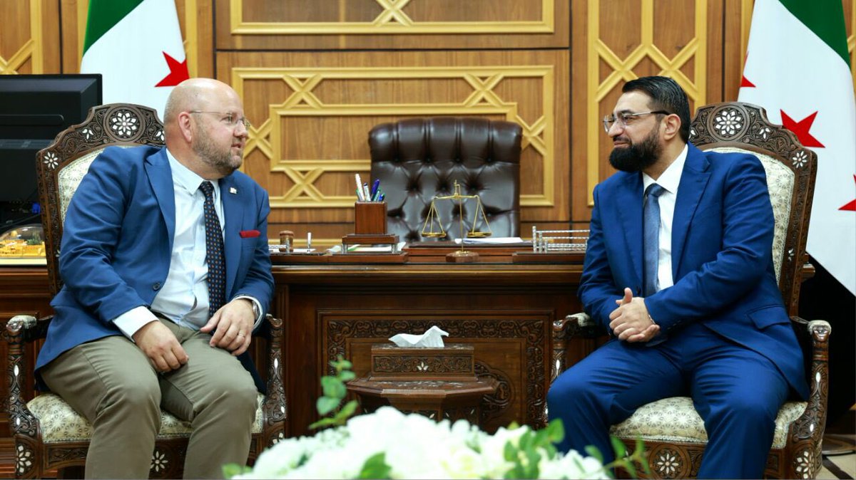 📌استقبلنا مدير معهد راؤول فالينبرغ السويدي السيد "بيتر لاندبيرغ"، بحضور عميد المعهد القضائي الدكتور "إبراهيم حسون".

تناول اللقاء سبل دعم التعاون وتبادل الخبرات بين وزارة العدل والمعهد المتخصص بالقانون والعدالة، ولا سيما في مجالات حقوق الإنسان، وبناء القدرات، والتدريب القضائي.