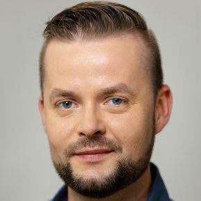 RealNetTechNerd's tweet image. Tom Alexandrovich's next court date is an arraignment hearing scheduled for September 3, 2025. He has been ordered by a Nevada judge to appear remotely via Zoom after failing to appear in person for his initial arraignment on August 27, 2025.