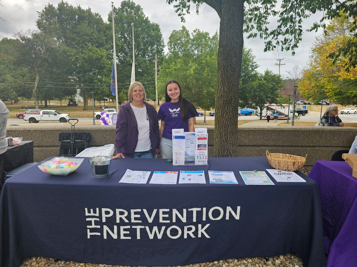 ThePrevNet's tweet image. The Prevention Network serves as a #resource to our students and to our communities. We join together on Overdose Awareness Day in remembering the lives lost and to support our communities at the Beaver County Courthouse.