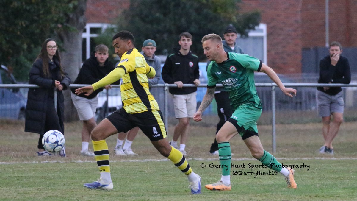 First ever visit to Manstone Lane on Tuesday evening.  Watched <a href="/SidmouthTownAFC/">Sidmouth Town AFC</a> beat <a href="/OfficalBAFC/">Buckland Athletic</a> 2-1 after conceding an early goal.
Impressed with the way manager <a href="/billyrouse7/">Billy Rouse</a> stayed calm on the touchline and marshalled his team during second half.
Lovely setting to take photos.