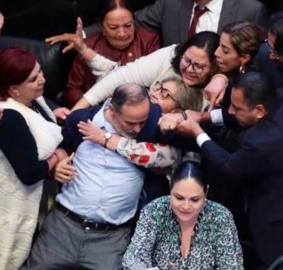 ChristianC42377's tweet photo. @KamaleonconK_MX Que aguante como los panistas que no? https://t.co/bM6tqvXmak