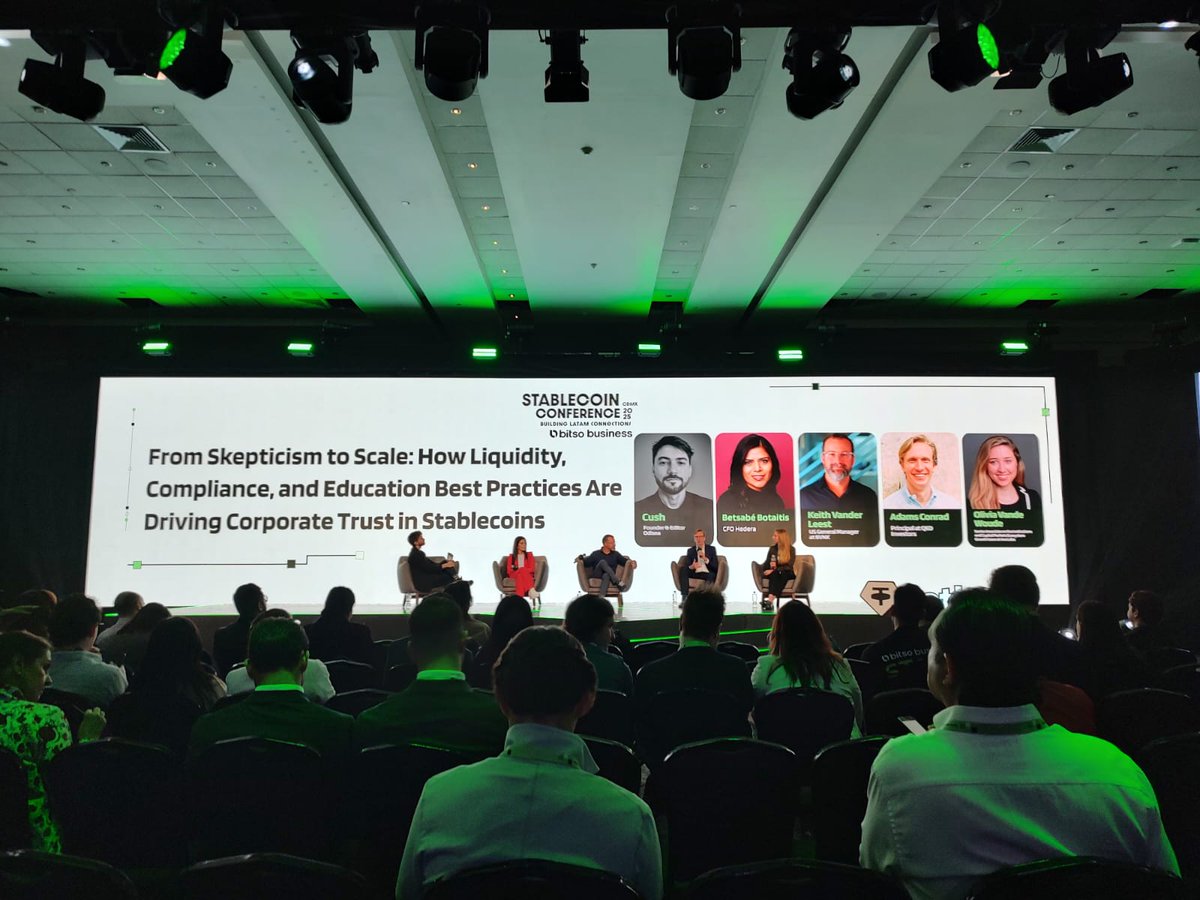 avocadoblock's tweet photo. Seguimos con toda la energía en el día 2 de la #StablecoinConference⚡ organizada por @bitso

Hoy se habla de lo que está transformando la economía global 🌍💰

#Stablecoins #CryptoCDMX #FutureOfFinance #BlockchainMexico https://t.co/O3tE4nLUYN