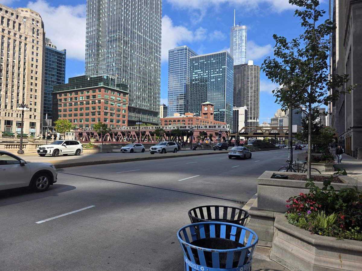 In Chicago for some MCR/A7X/SOAD and White Sox/Cubs games. Should be a fun week.