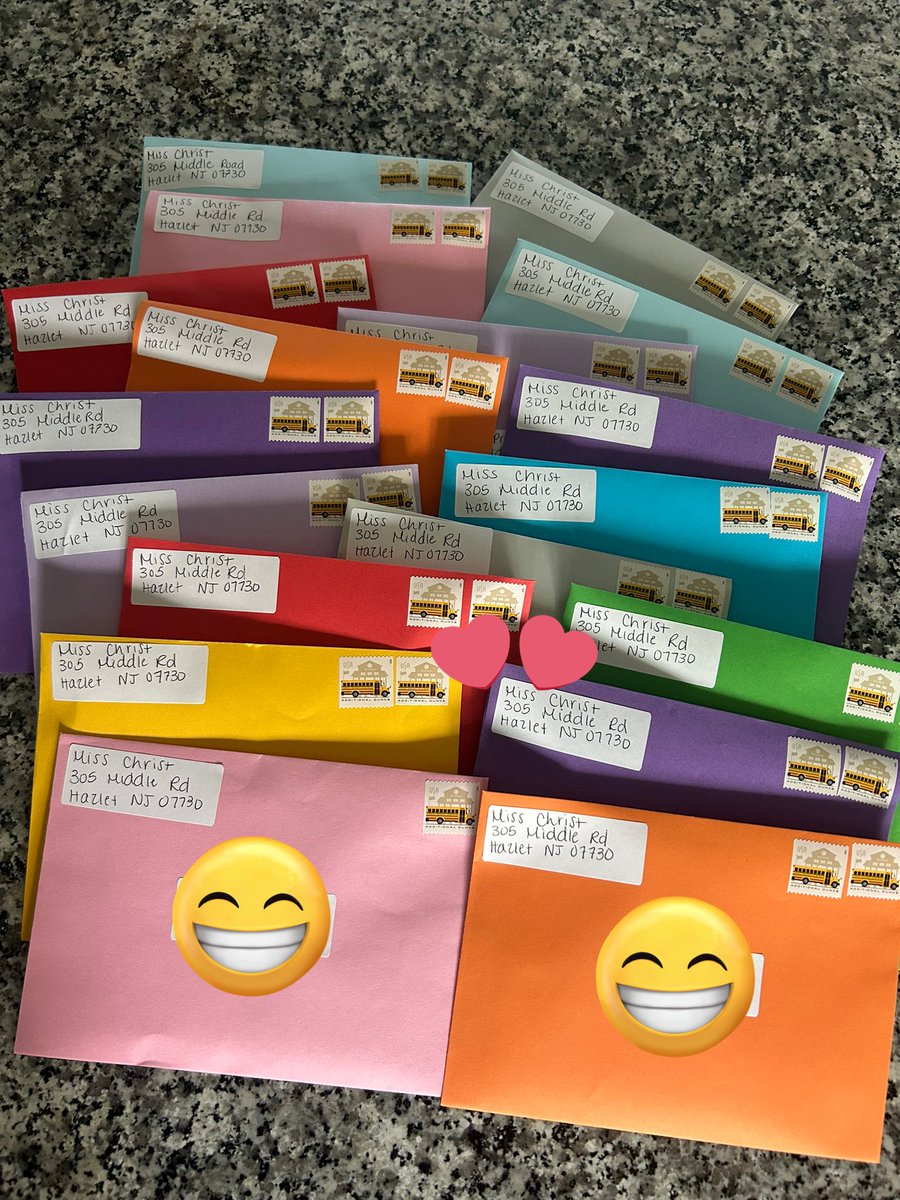 Very important mail for very important 2nd graders 📬❤️ Getting ready to send!!! <a href="/MRSroadrunners/">Middle Road School</a> I can’t wait to meet them 🥹